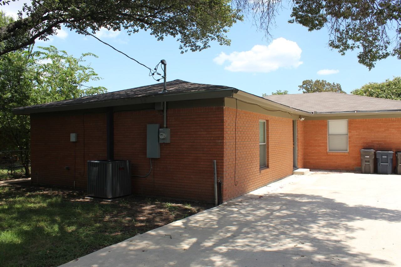 3704 Jeanette Dr - Photo 2 of 12