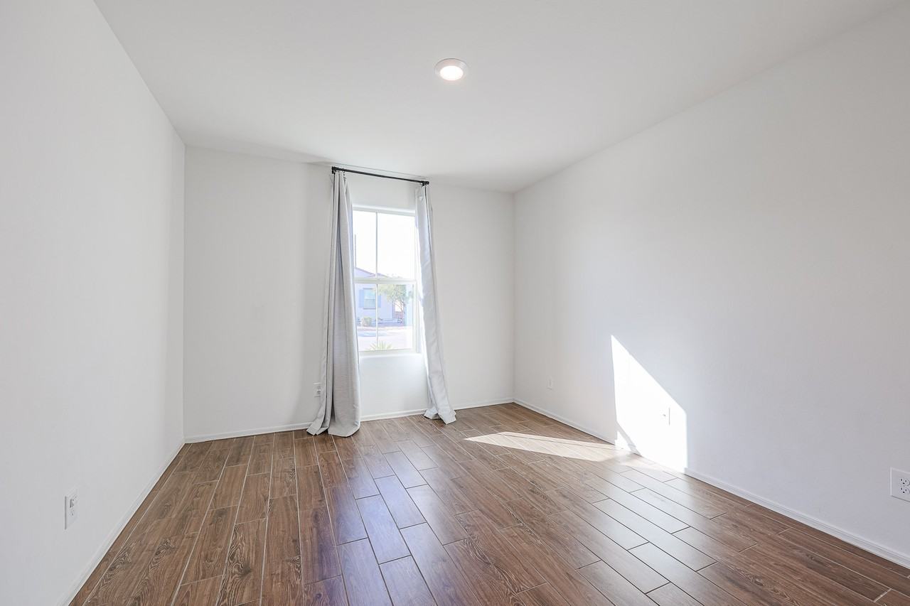 12620 W Glenn Dr - Photo 5 of 34