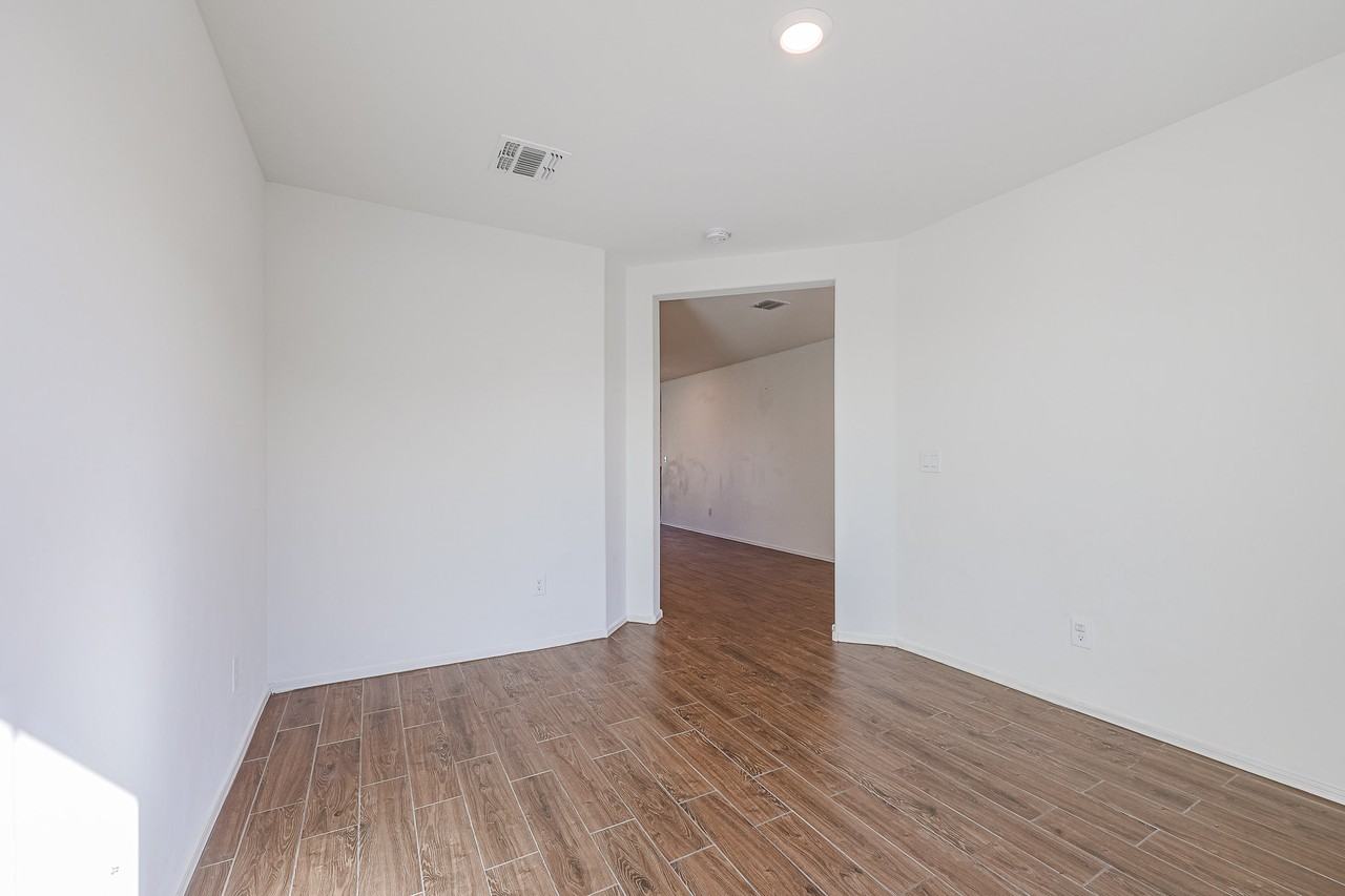 12620 W Glenn Dr - Photo 6 of 34