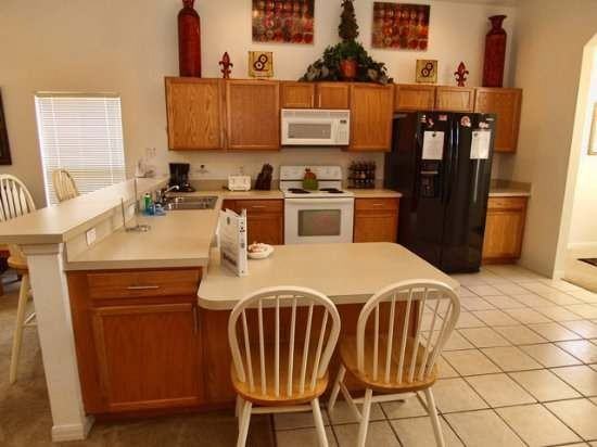 936 Bloomingdale Dr - Photo 3 of 14