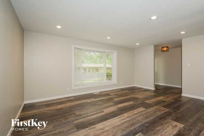 2645 Softwood Dr - Photo 3 of 15