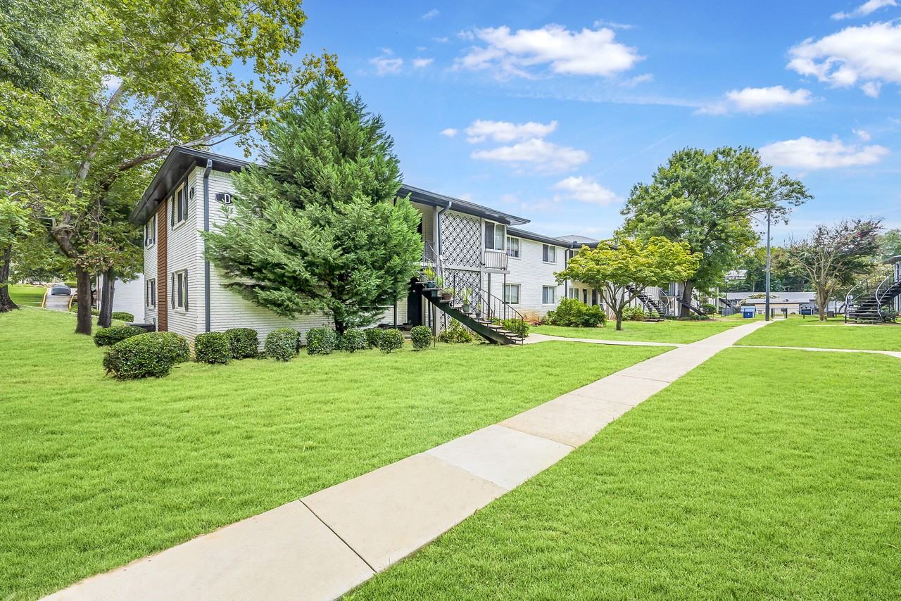 Lenox Place - Photo 5 of 54