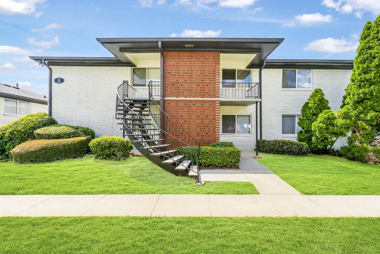 Lenox Place - Photo 4 of 54