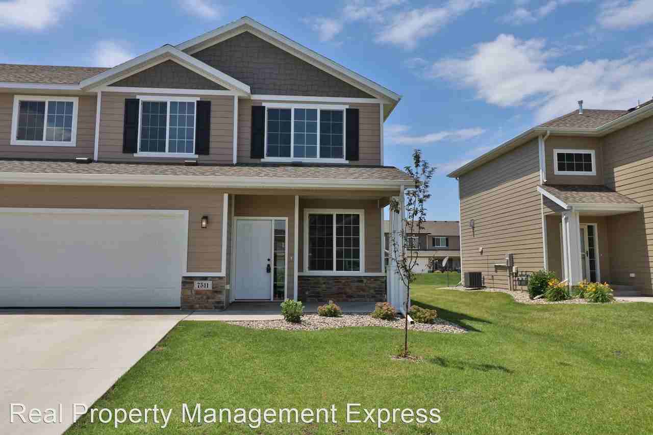 7511 S Brookside Place - Photo 2 of 18