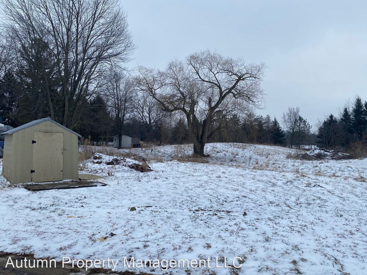 Newly remodeled Duplex in Tipton near Irish Hills. $700 a month, &1700 moves you in. - Photo 3 of 8