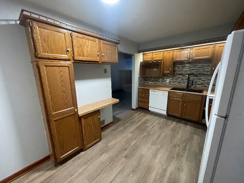 1372 Red Tail Hawk Dr - Photo 2 of 14