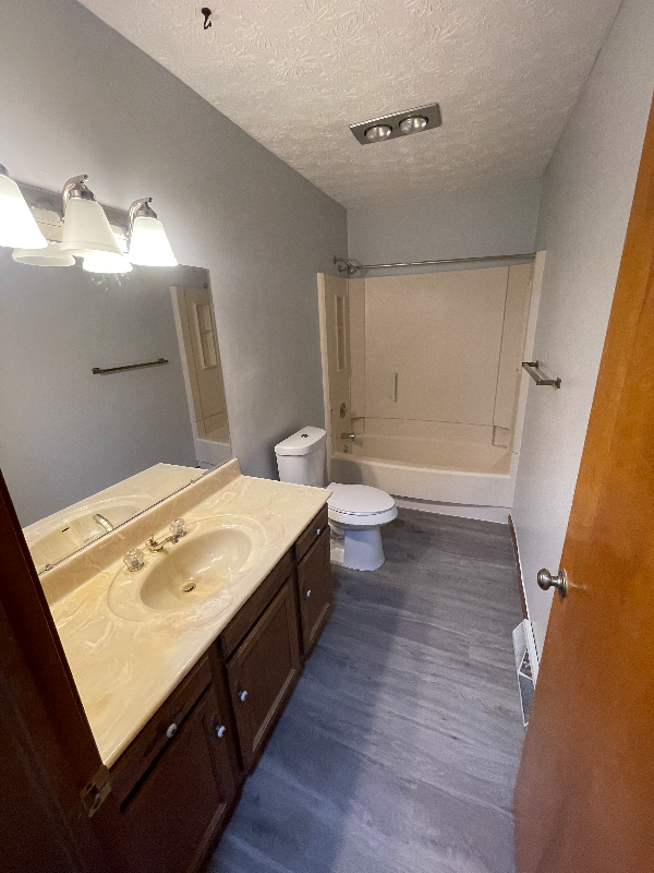 1372 Red Tail Hawk Dr - Photo 3 of 14