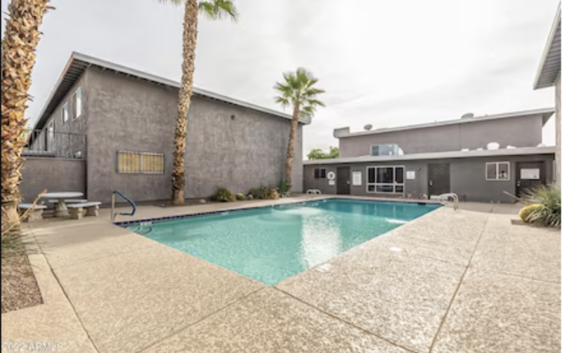 424 E Brown St #142 - Photo 3 of 13