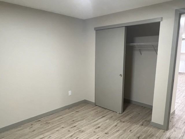 WELL RENOVATED SUITE IN KENSINGTON - Photo 2 of 8