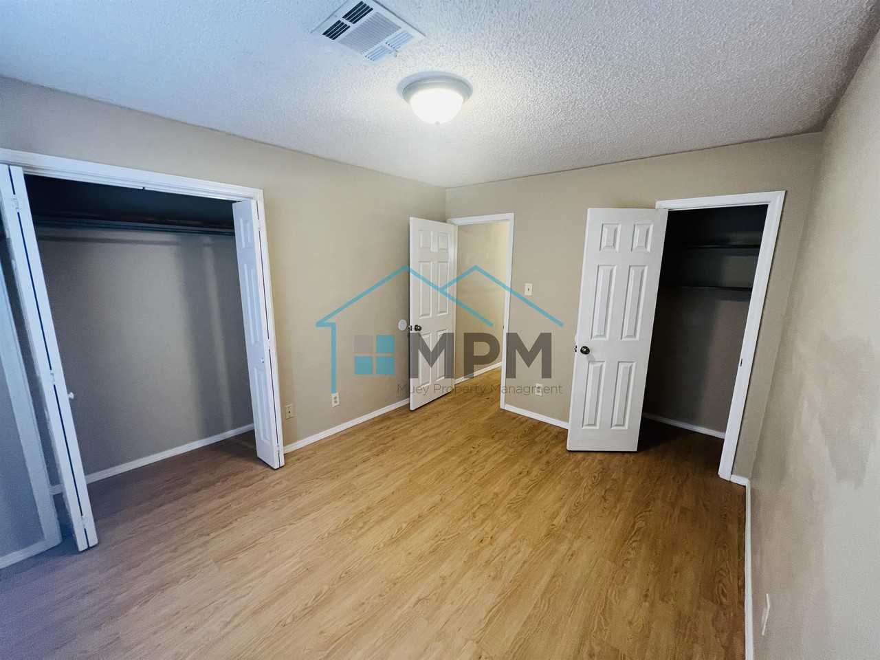 142 Jennifer Ln #12 - Photo 2 of 9