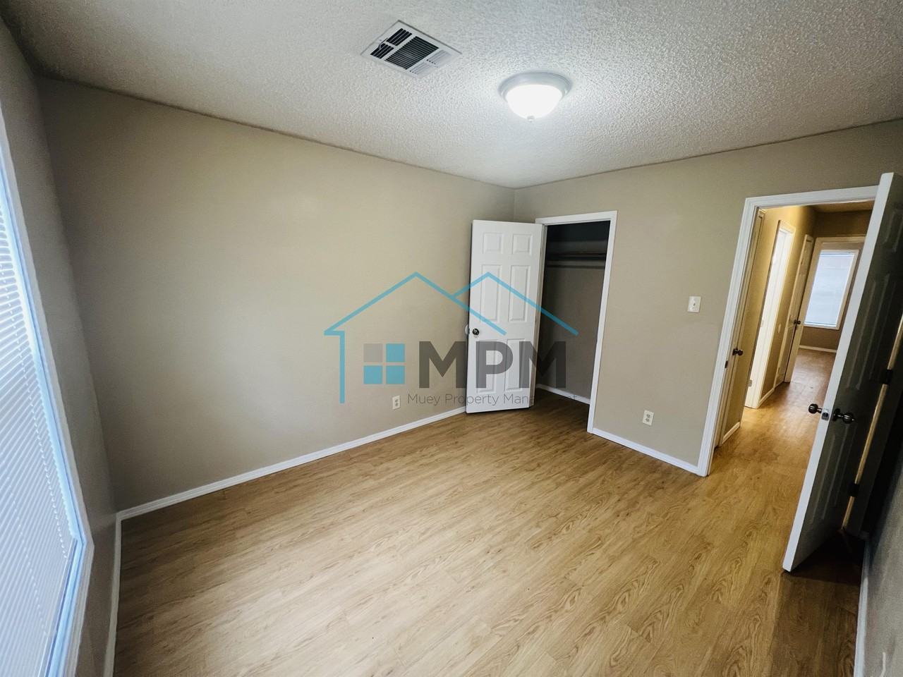 142 Jennifer Ln #12 - Photo 3 of 9