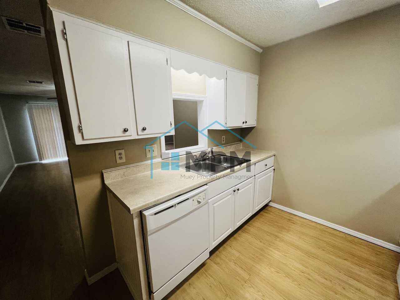 142 Jennifer Ln #12 - Photo 4 of 9