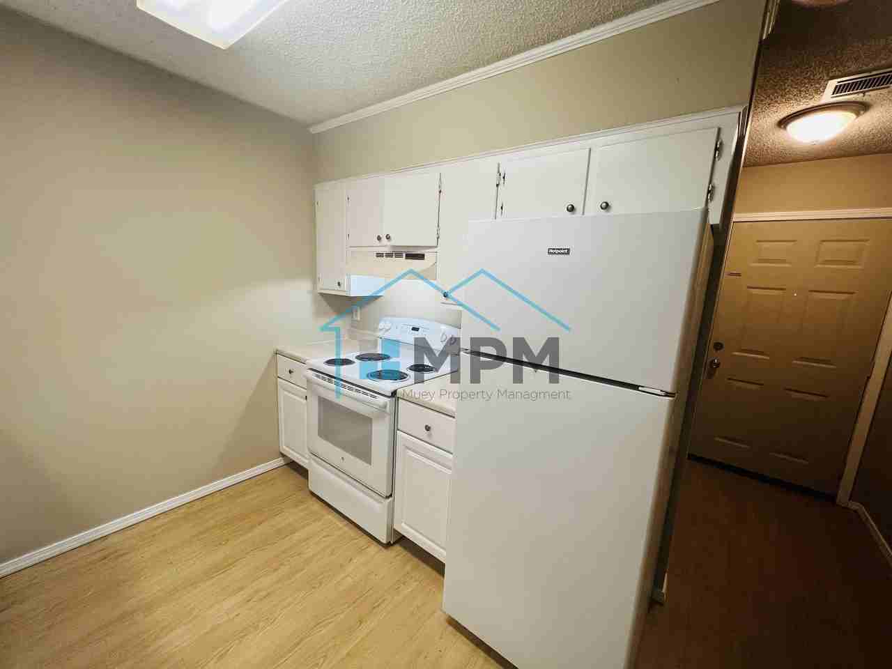 142 Jennifer Ln #12 - Photo 5 of 9