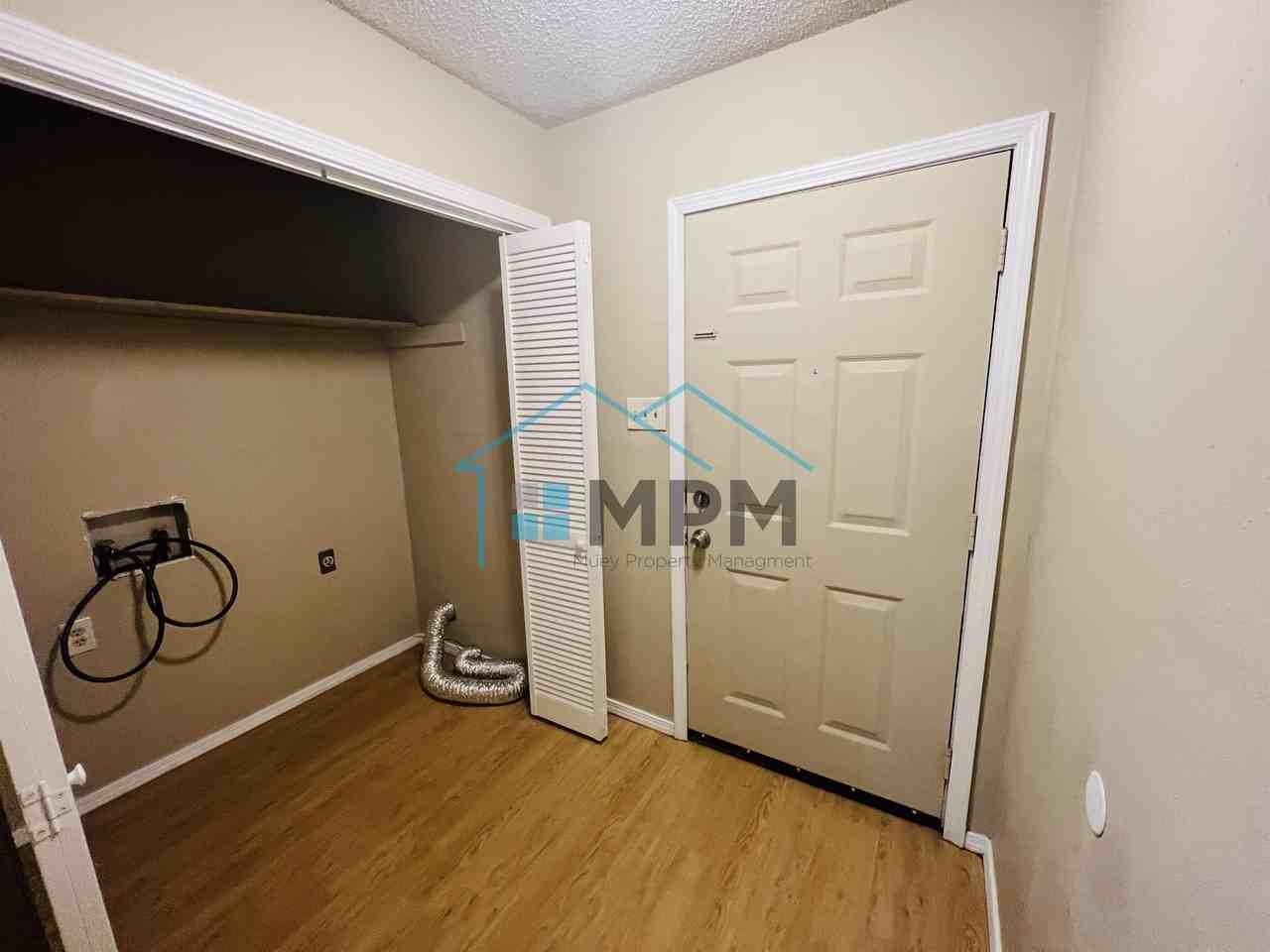 142 Jennifer Ln #12 - Photo 6 of 9