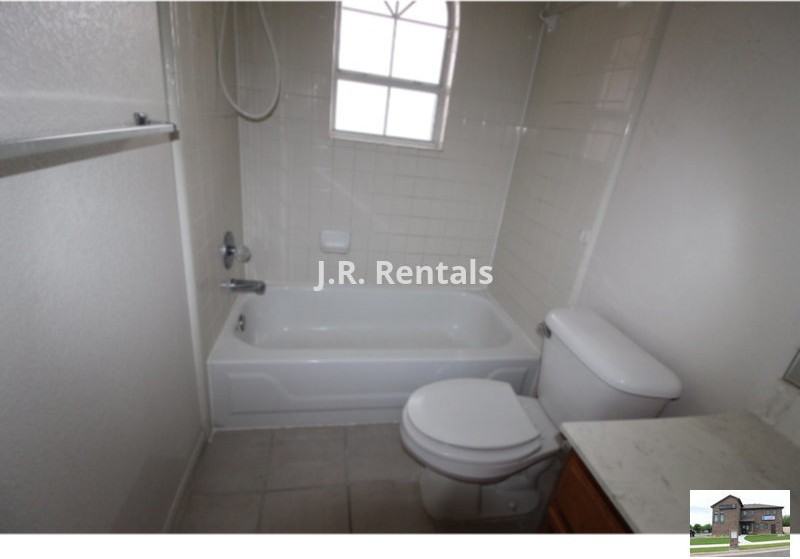 5211 James Loop - Photo 5 of 31