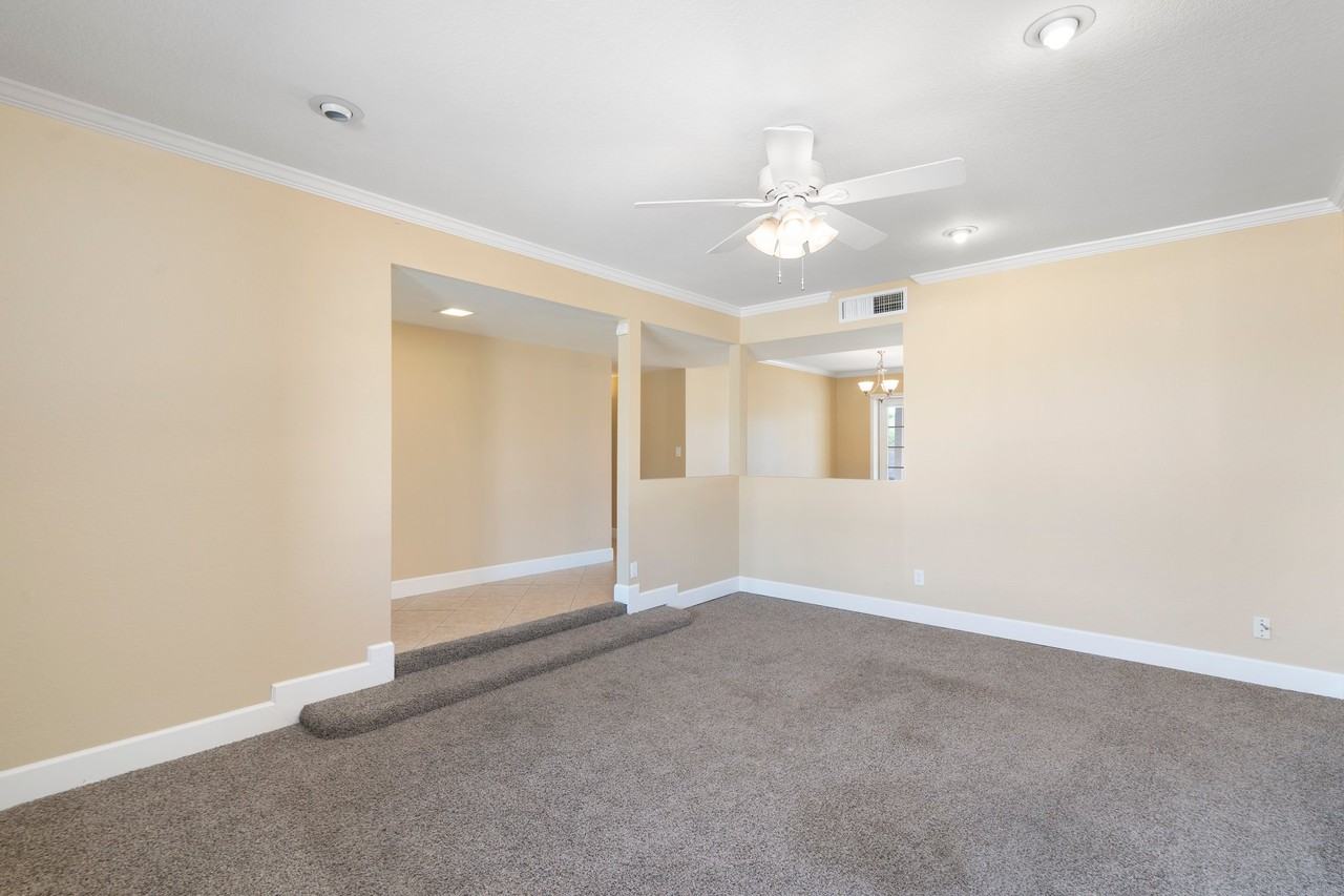 4049 E Mercer Ln #1 - Photo 2 of 10