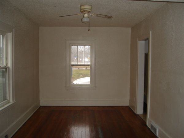 219 Old Orchard Pl - Photo 3 of 12