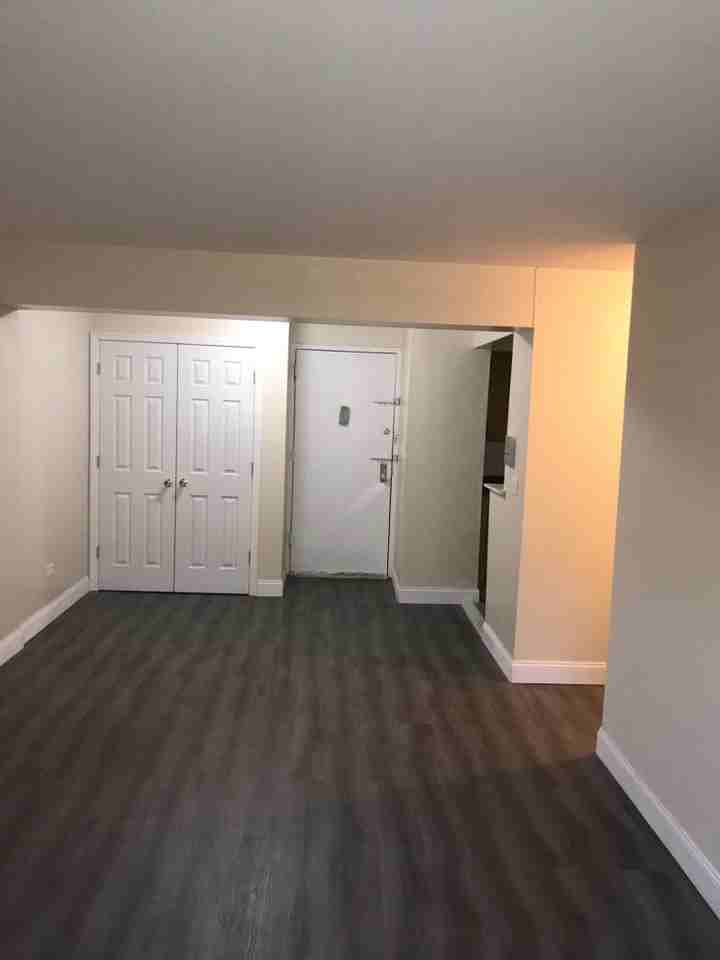 2103 Honeywell Avenue - Photo 3 of 8