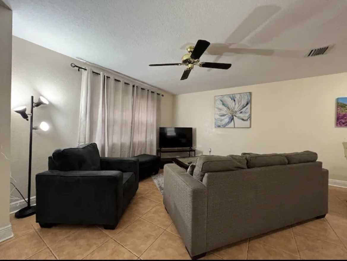 11102 Mahin Lane - Photo 3 of 10