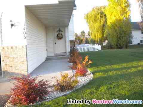 1408 3rd St S - Photo 2 of 10