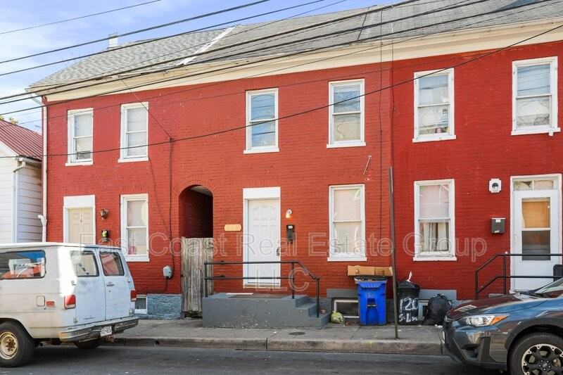 118 S Locust St - Photo 2 of 24