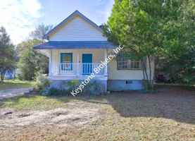 featured image of 760 Magnolia Drive