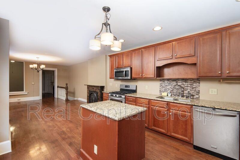 347 Hudson Ave #1stFL - Photo 4 of 19