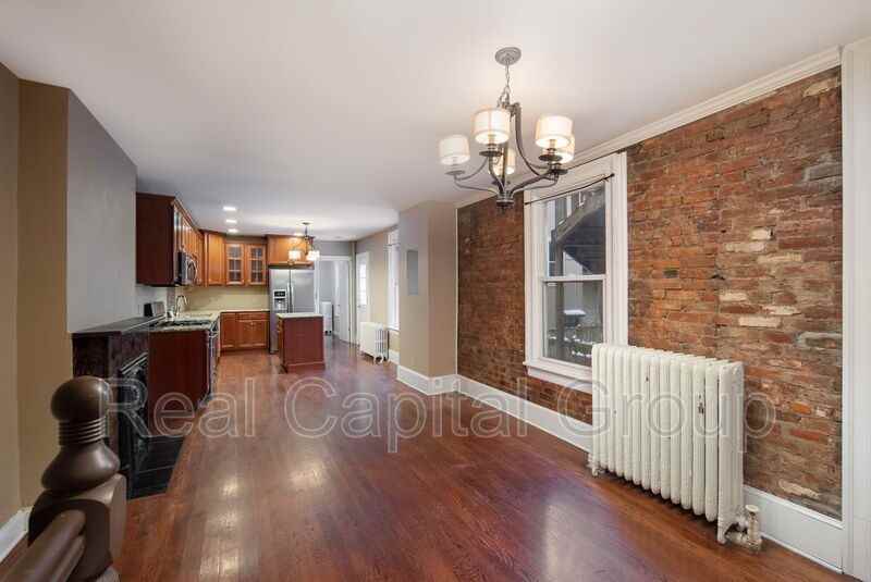 347 Hudson Ave #1stFL - Photo 7 of 19