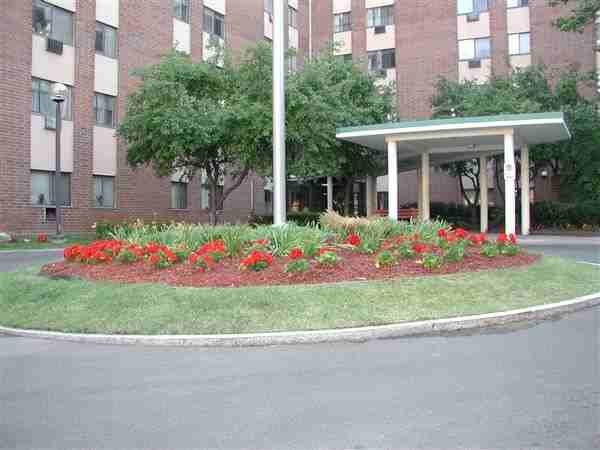 McCarthy Manor Apartments - Photo 2 of 5