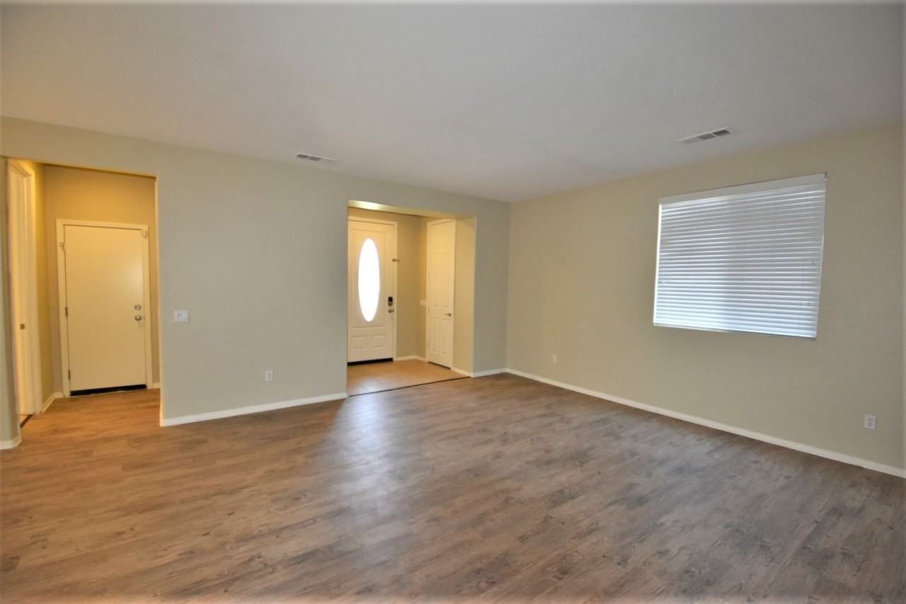 19902 Christopher Ln - Photo 3 of 16