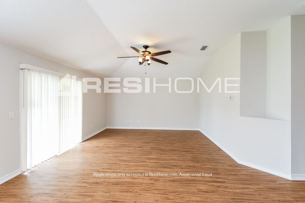 2515 Round Table Ct - Photo 3 of 22