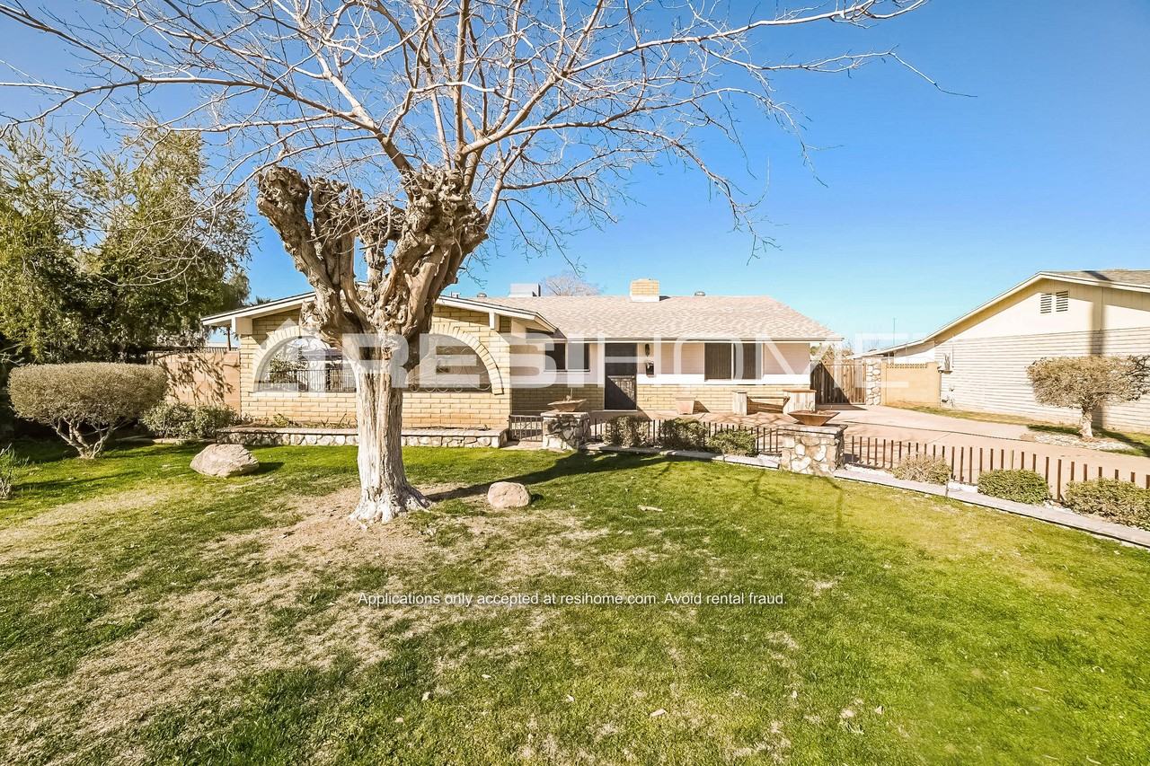 1639 W Inverness Dr - Photo 3 of 18