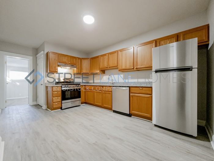 6533 Joseph Ave - Photo 3 of 16