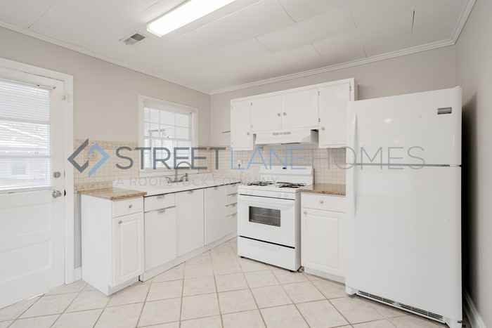 416 Florida Ave - Photo 3 of 16