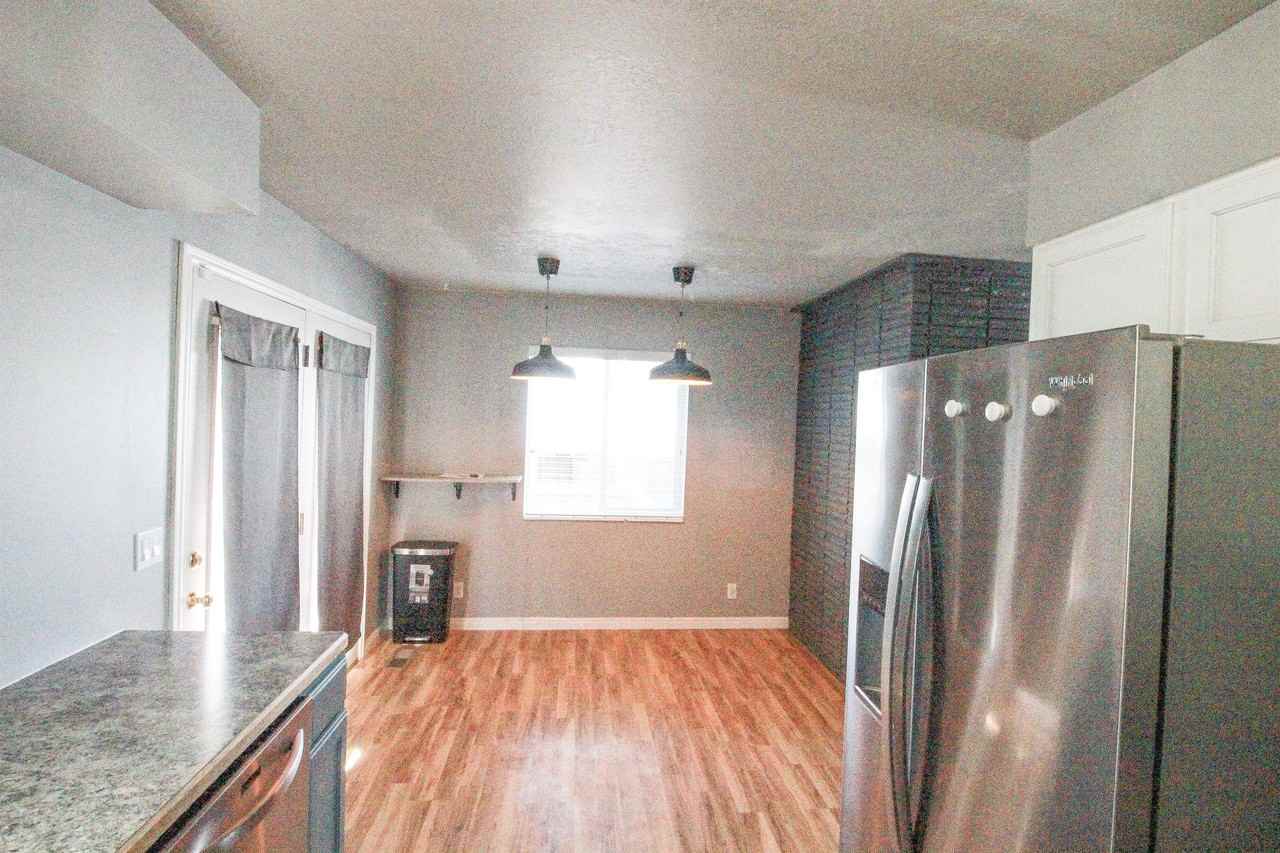 565 33rd St #1 - Photo 6 of 21