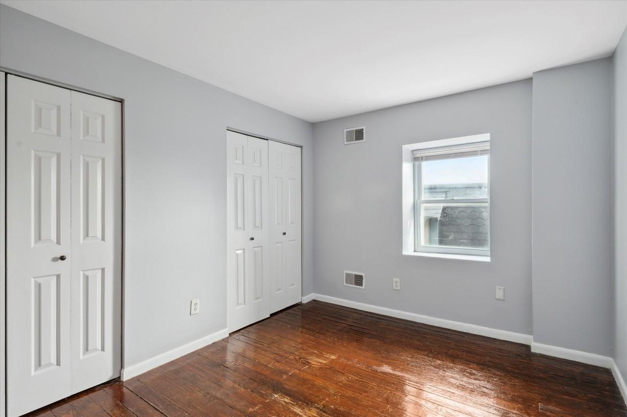 1313 W 8th St #3 - Photo 4 of 15