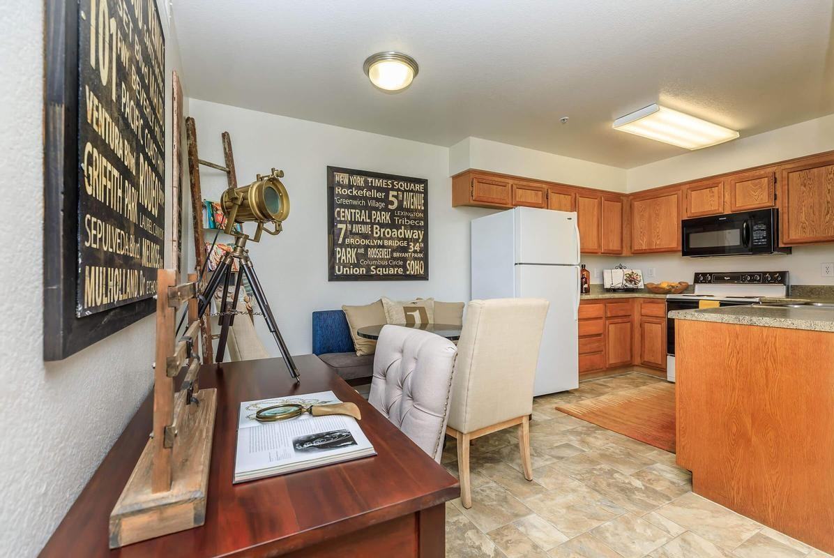 8200 N Laurelglen Blvd - Photo 3 of 11