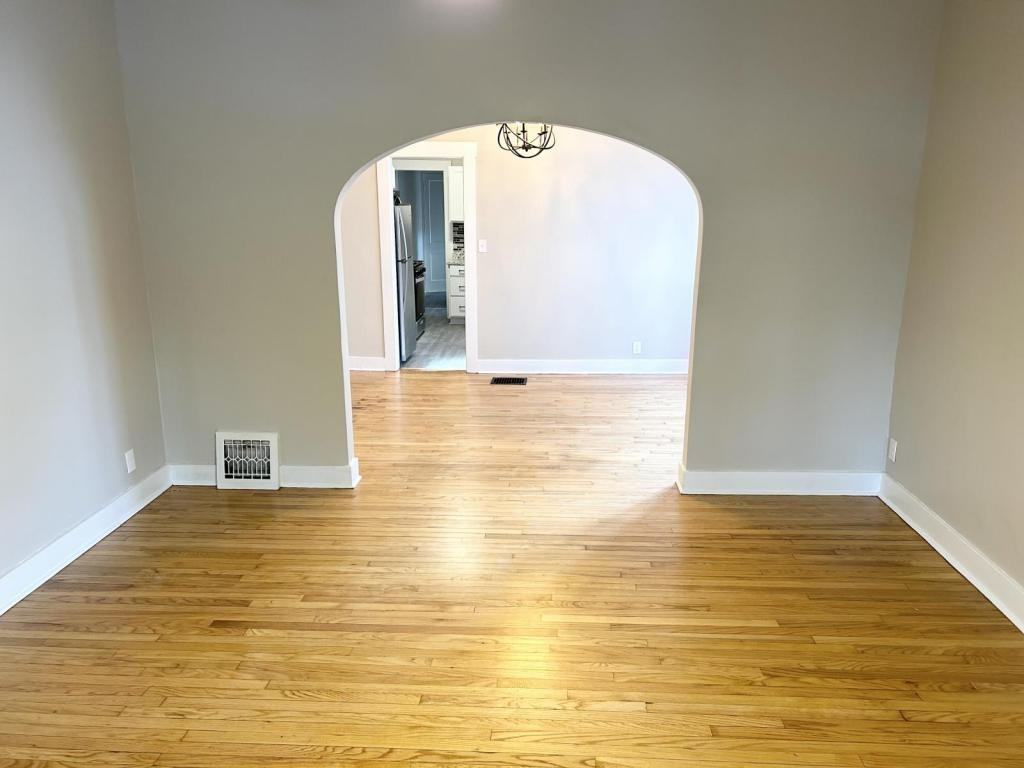 143 S Edwards Ave - Photo 5 of 15
