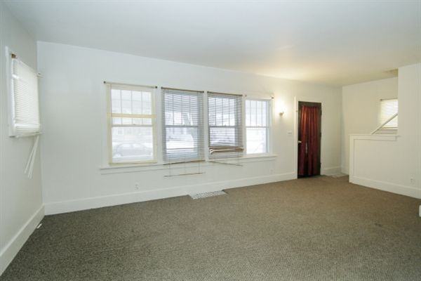 922 Dayton Ave - Photo 2 of 9