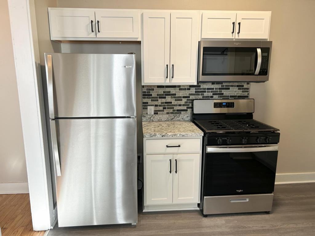143 S Edwards Ave - Photo 7 of 15