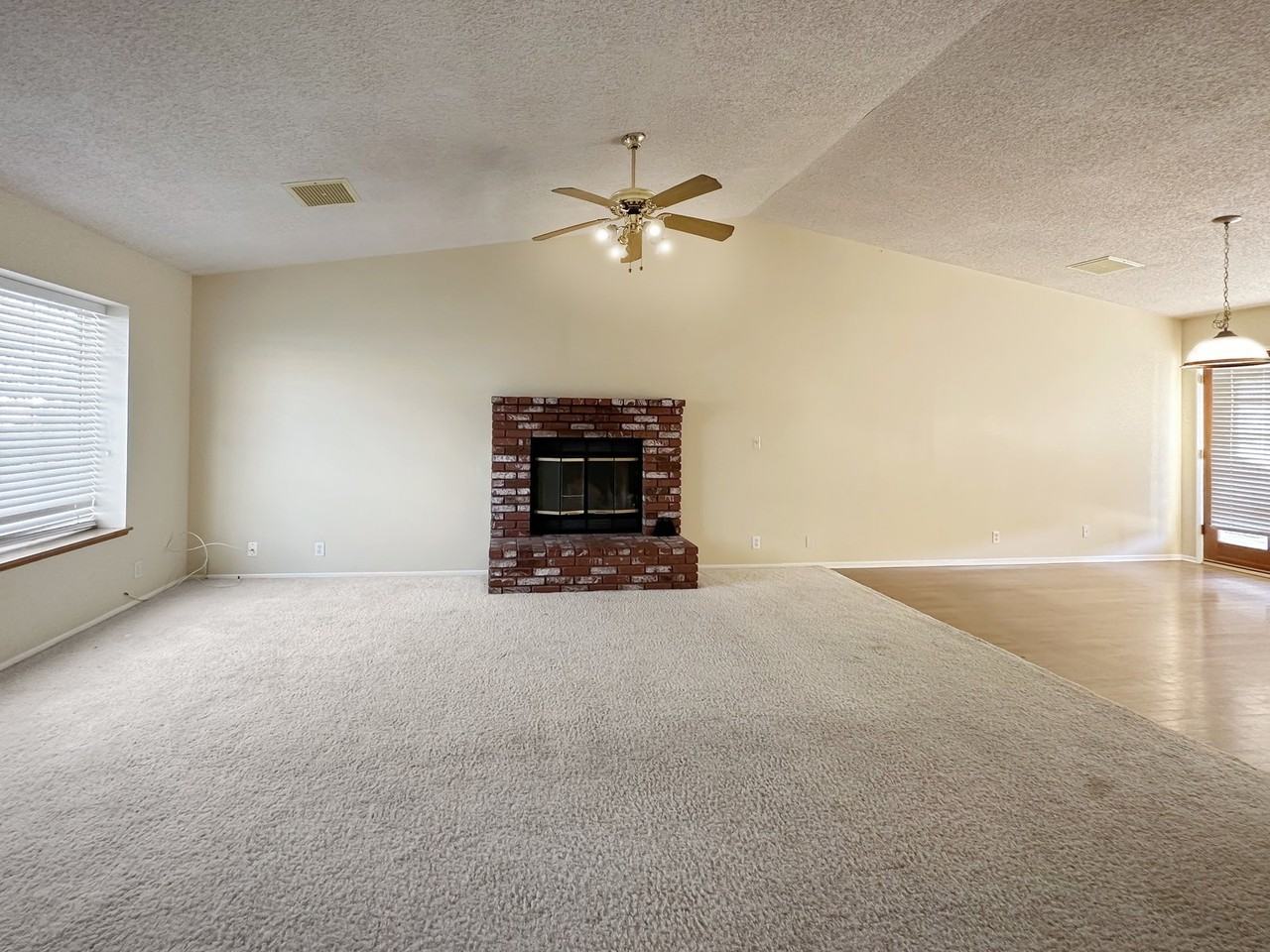 605 E Wilson Ave - Photo 2 of 16