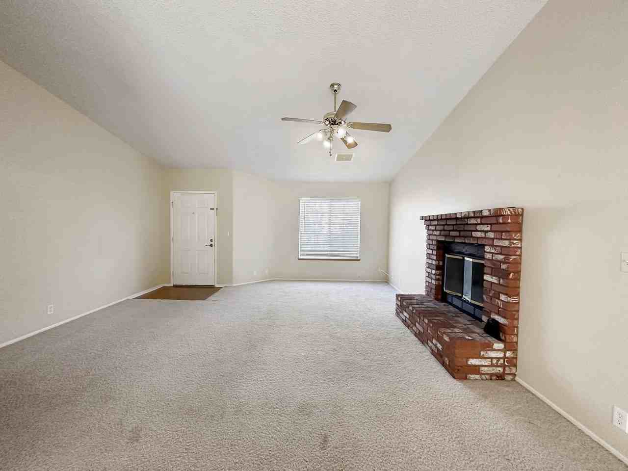 605 E Wilson Ave - Photo 3 of 16