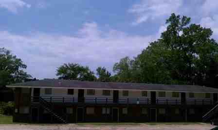 White Columns Fleur De Lis Summertree Apartments 815 Woodyard Dr