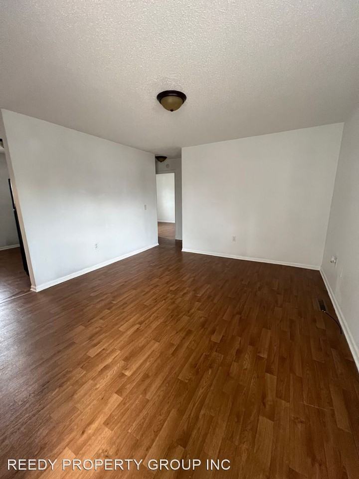 105 B Wylie Court - Photo 2 of 8