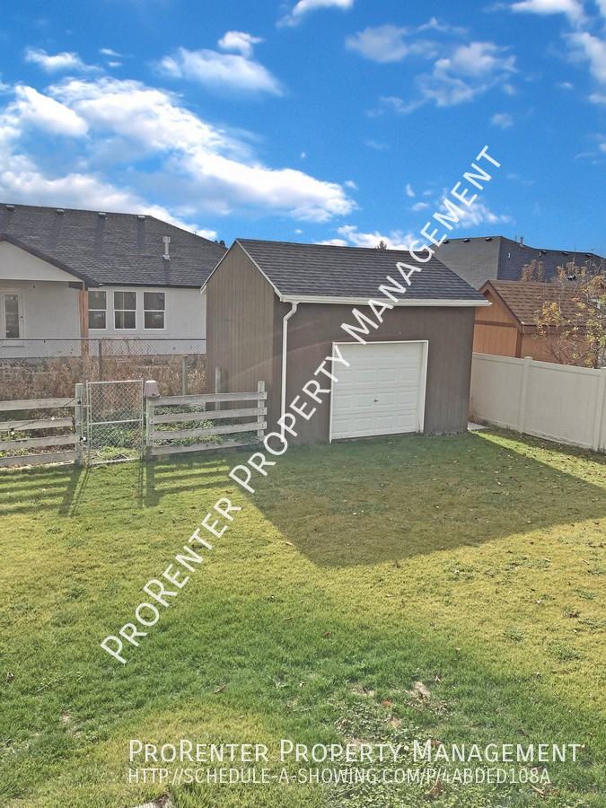 2431 W 2150 S - Photo 2 of 28