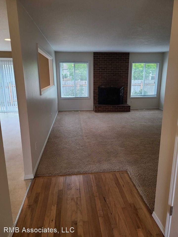 12880 Sw Aragon St - Photo 3 of 27
