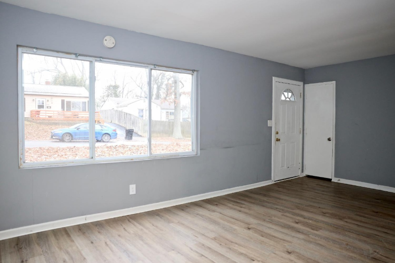 2404 Findlater Ct - Photo 2 of 17