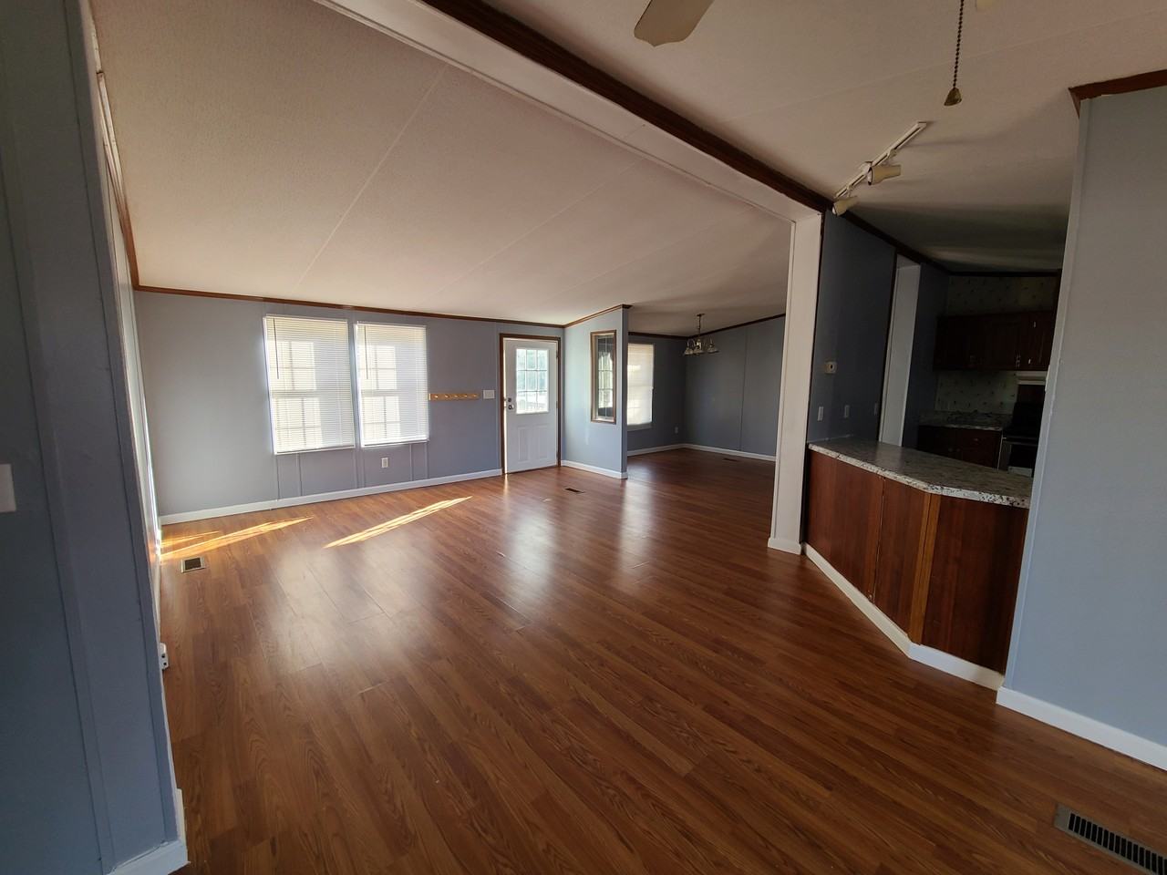 323 Mcgill Cir - Photo 3 of 10