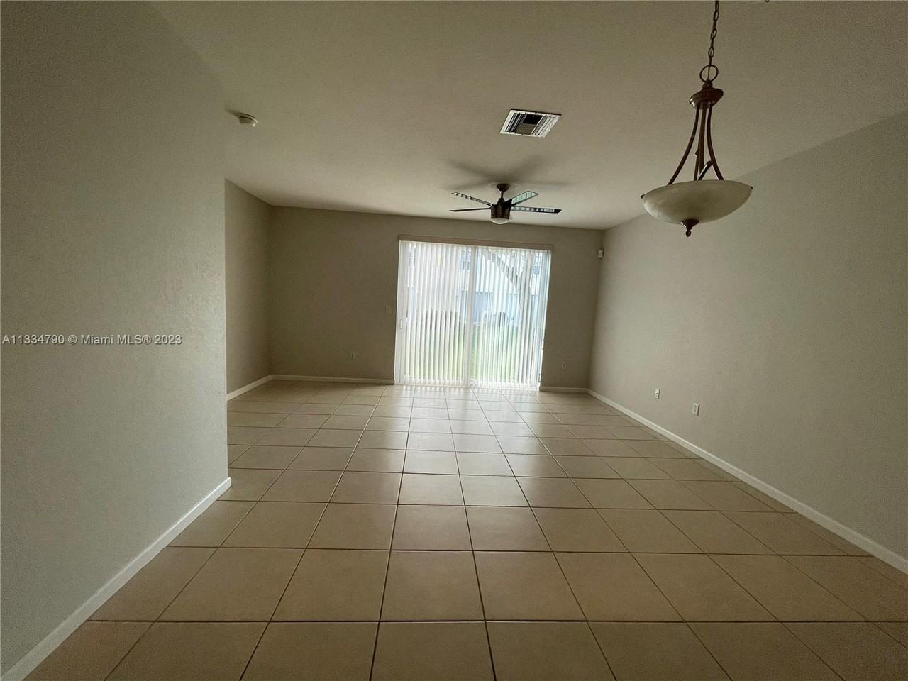 6361 Landings Ter - Photo 3 of 25