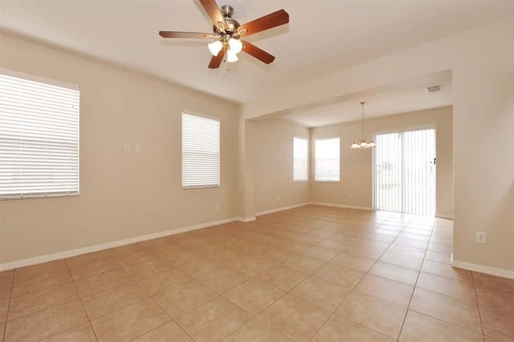 9525 Simeon Dr - Photo 3 of 20